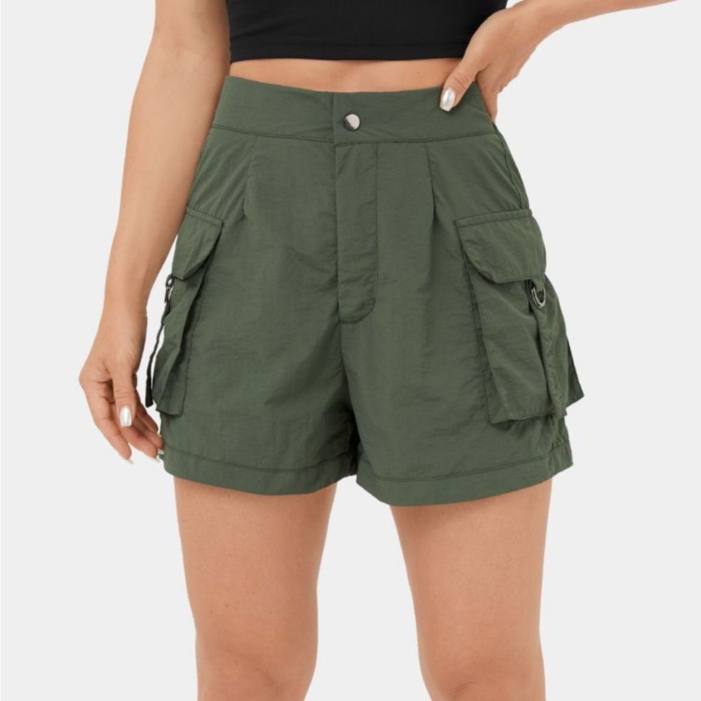 HALARA High Waisted Cargo Shorts